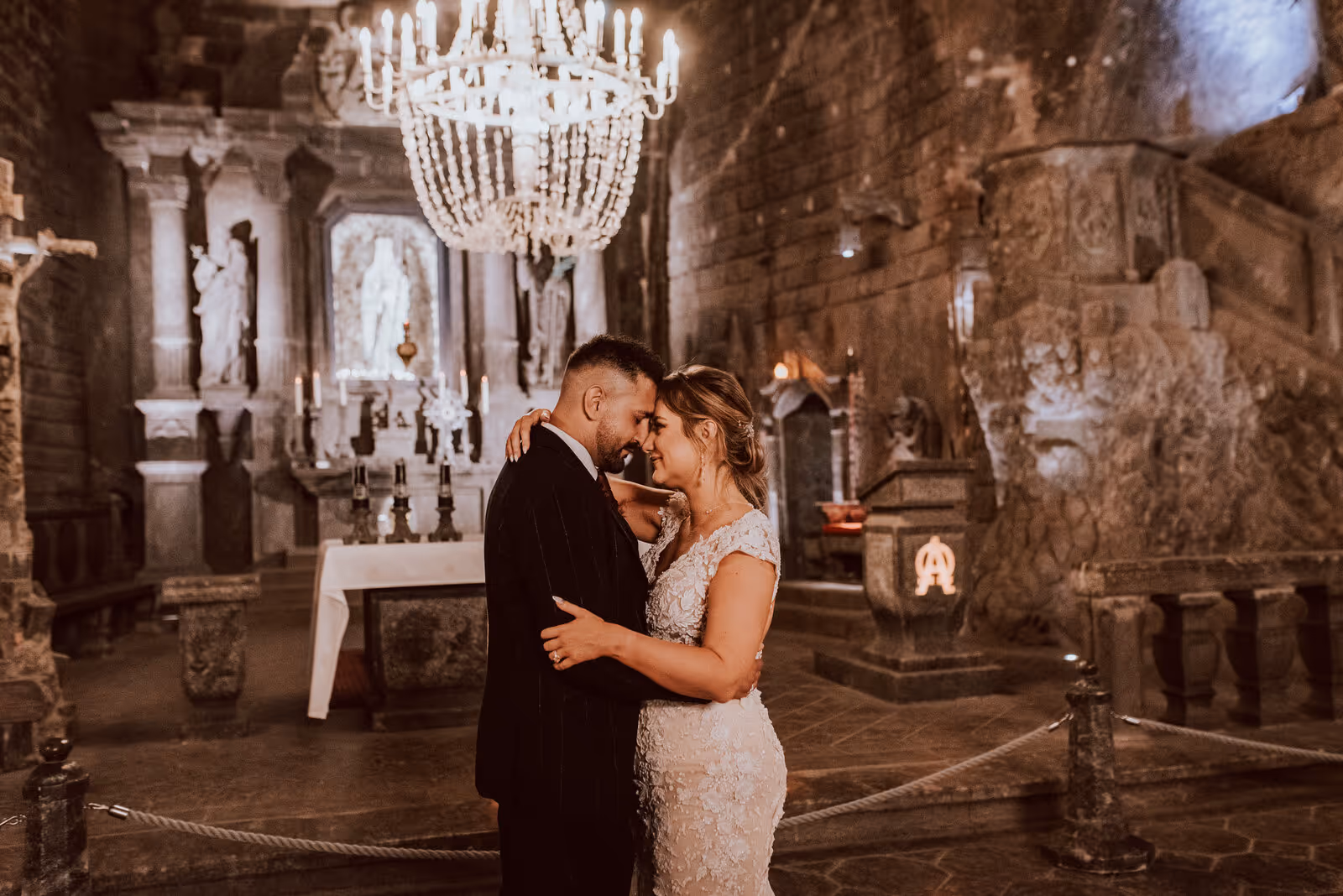 Ślub w Polsce - Kopalnia Soli w Wieliczce. Zdjęcie nr. 14
