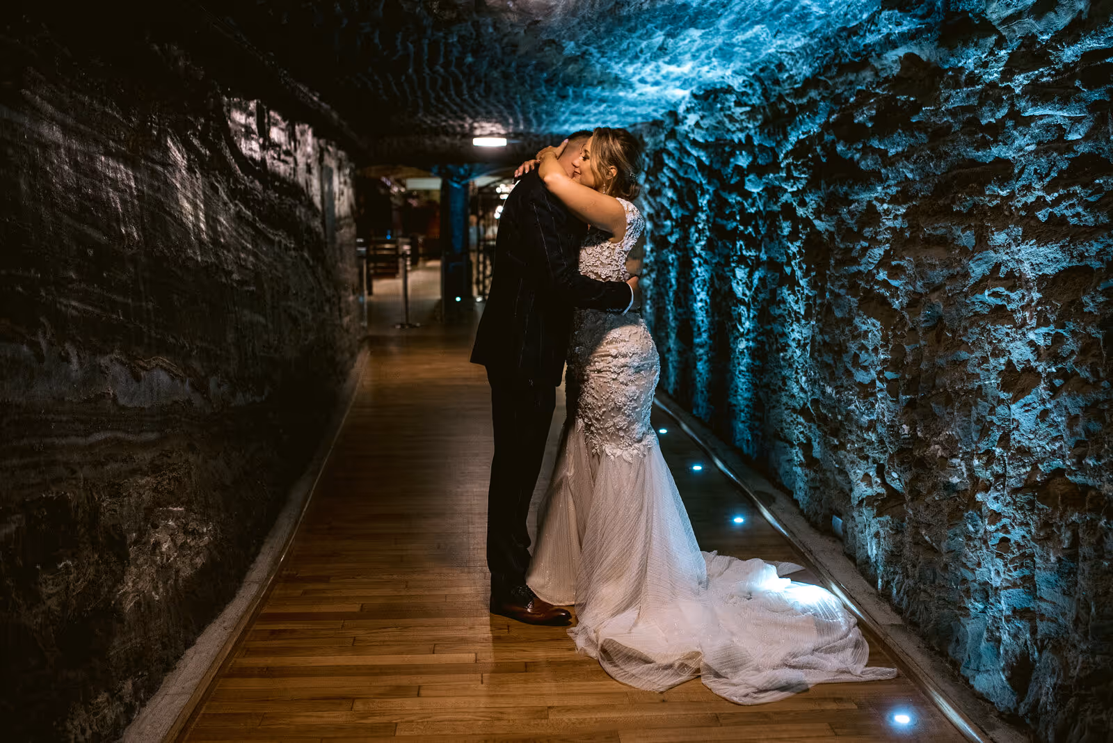 Ślub w Polsce - Kopalnia Soli w Wieliczce. Zdjęcie nr. 15