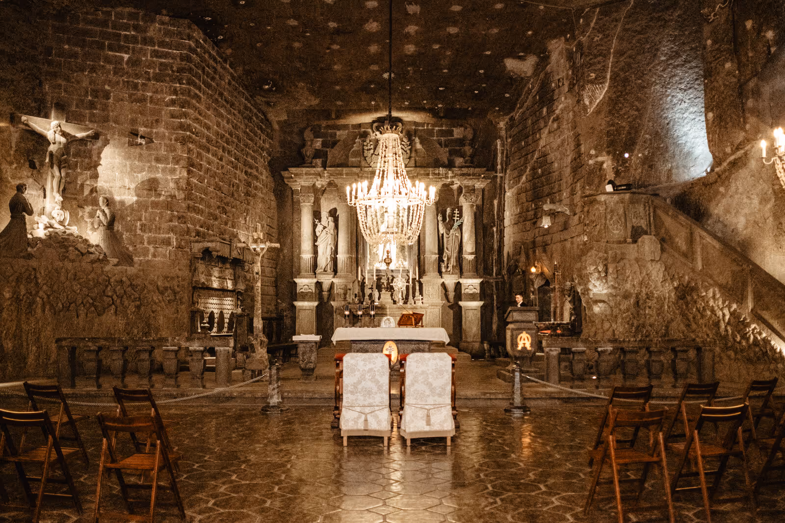 Ślub w Polsce. Kopalnia Soli w Wieliczzce. Zdjęcie nr. 3
