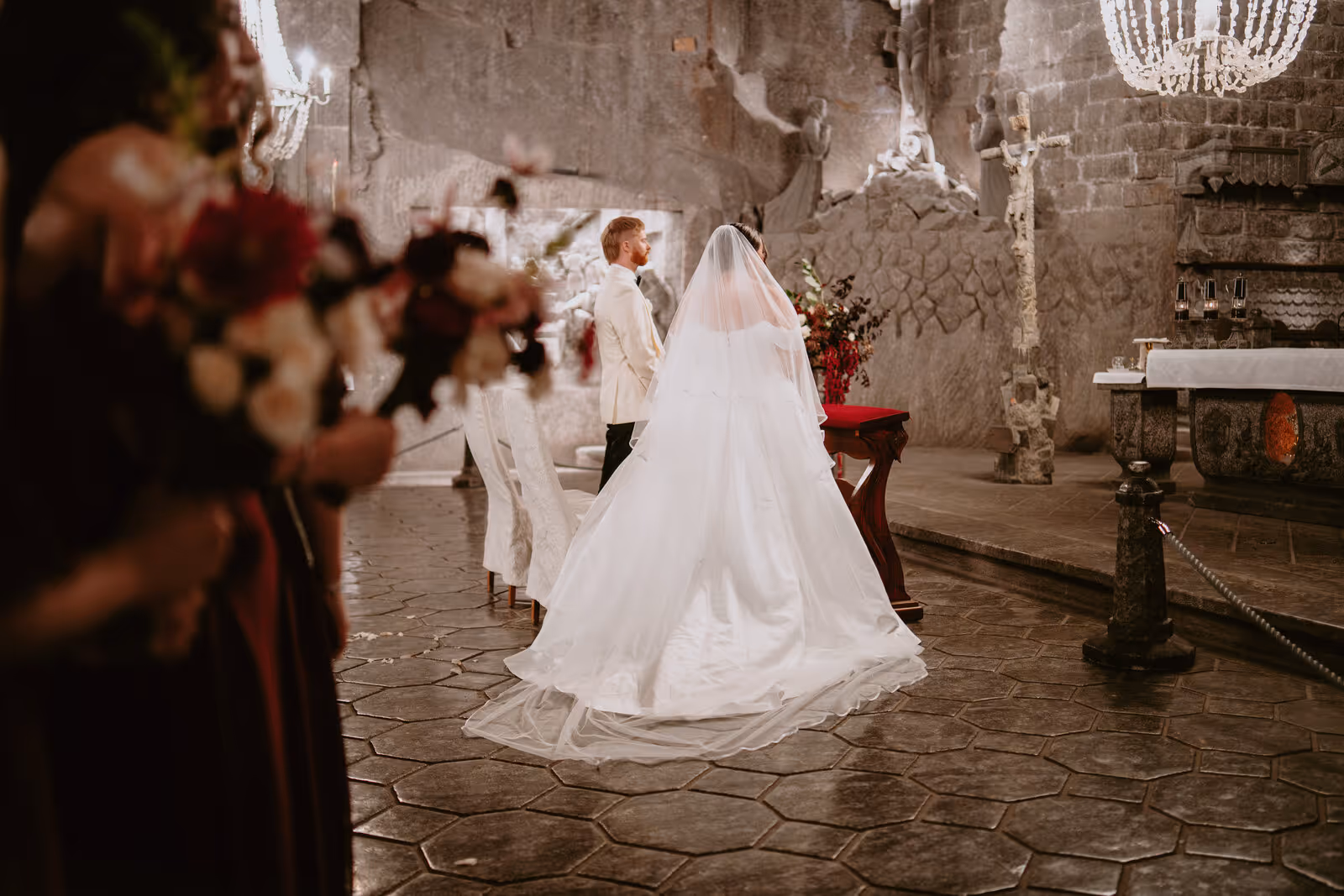 Ślub w Polsce. Kopalnia Soli w Wieliczce. Zdjęcie nr. 46