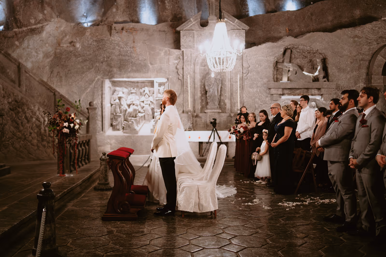 Ślub w Polsce. Kopalnia Soli w Wieliczce. Zdjęcie nr. 48