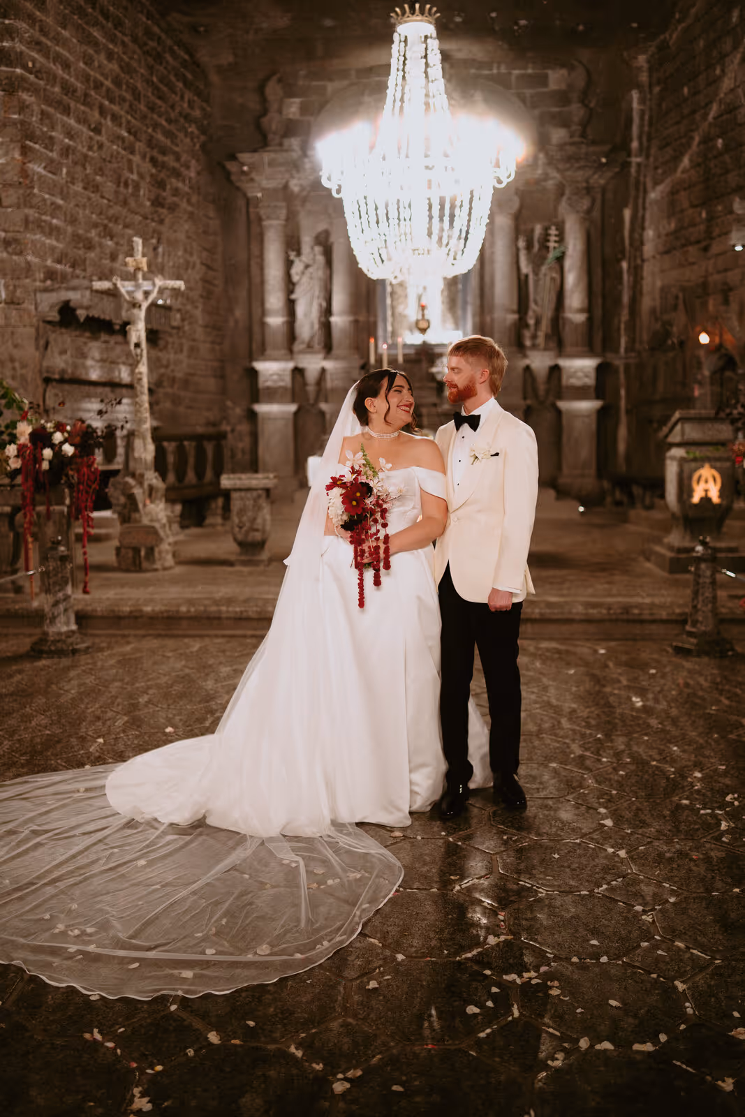 Ślub w Polsce. Kopalnia Soli w Wieliczce. Zdjęcie nr. 68