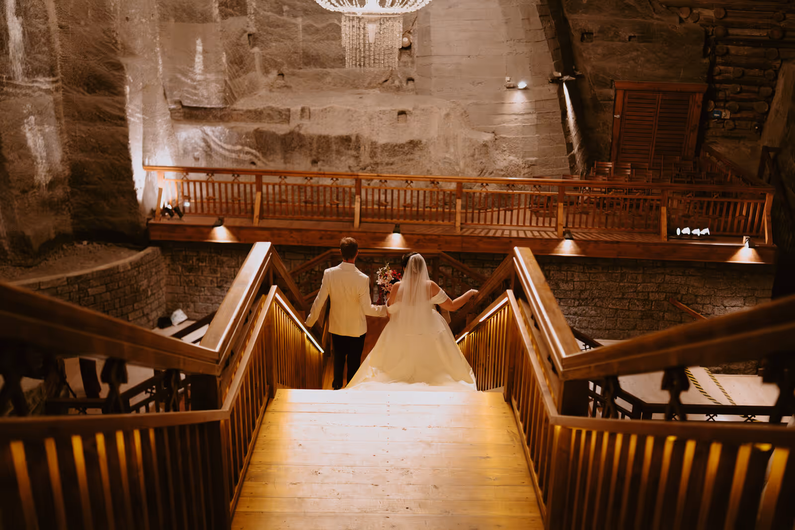 Ślub w Polsce. Kopalnia Soli w Wieliczce. Zdjęcie nr. 76