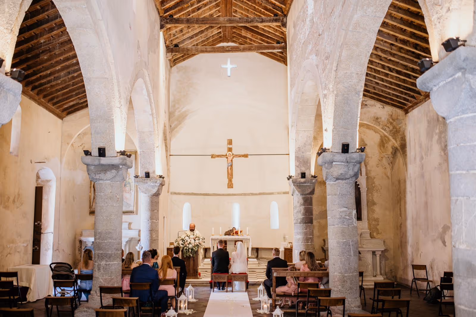 Liguria Kamienny Kościółek