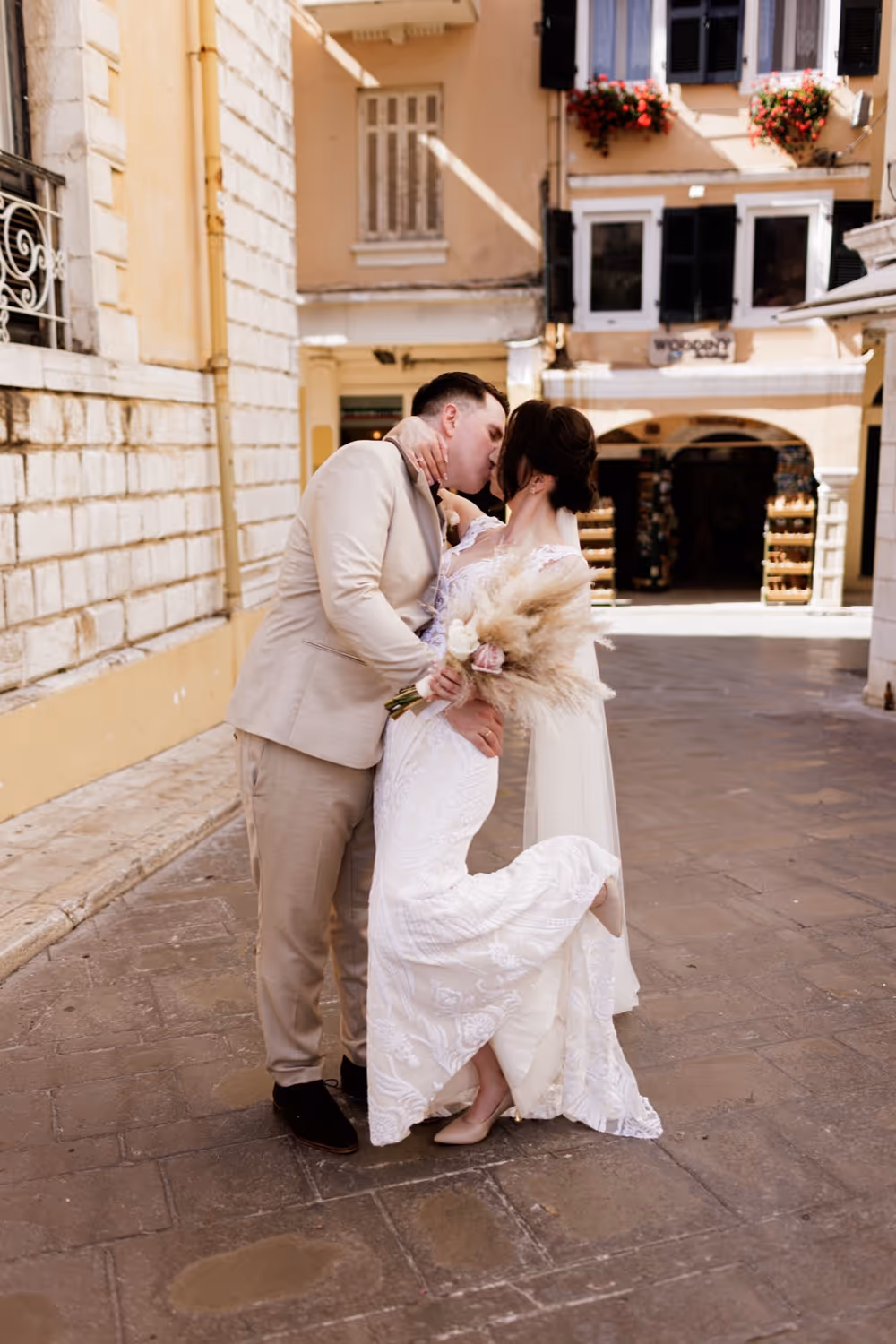 Korfu Katedra na starówce w Korfu i ślub na romantycznej plaży