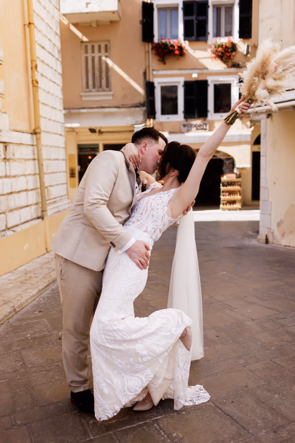 Korfu Katedra na starówce w Korfu i ślub na romantycznej plaży