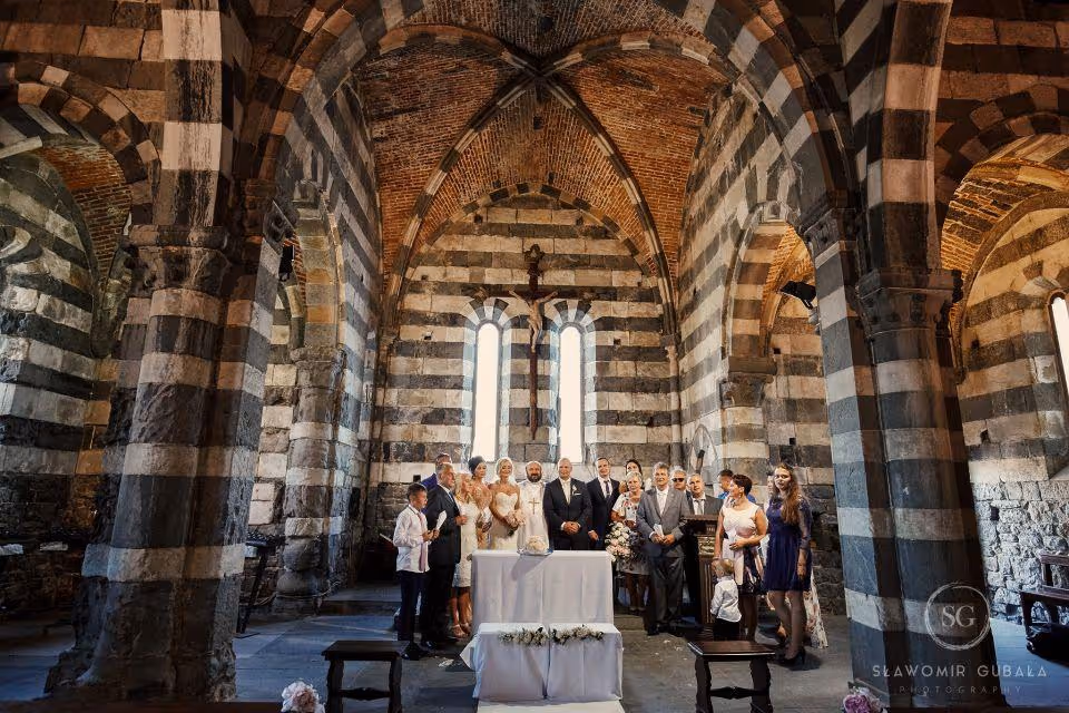 Liguria Kościółek położony na skale - Portovenere