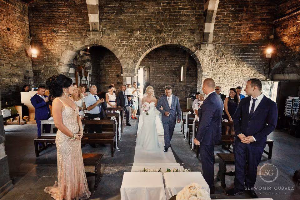 Liguria Kościółek położony na skale - Portovenere