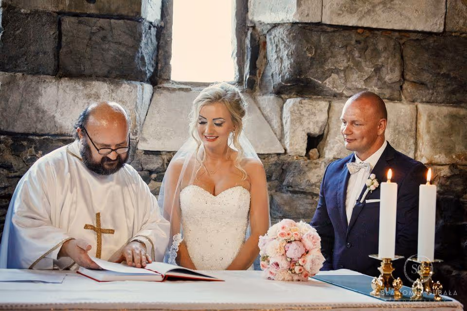 Liguria Kościółek położony na skale - Portovenere