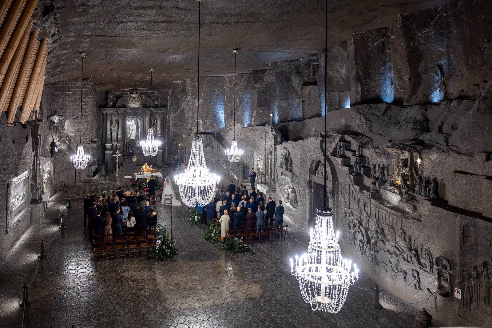 Ślub w Polsce. Kopalnia Soli w Wieliczce. Zdjęcie nr. 150
