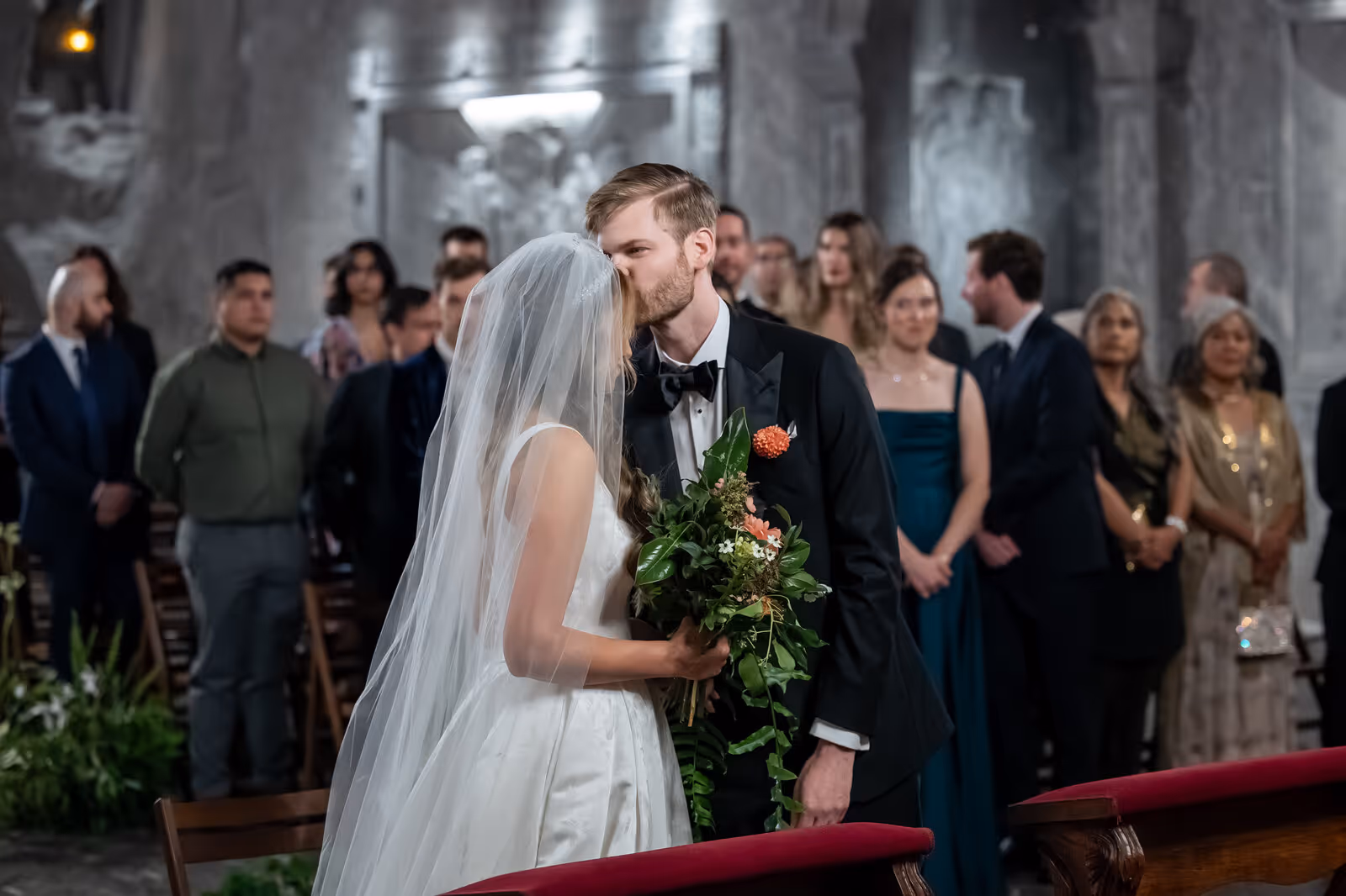 Ślub w Polsce. Kopalnia Soli w Wieliczce. Zdjęcie nr. 153