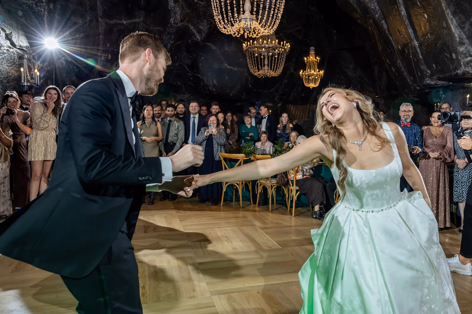 Ślub w Polsce. Kopalnia Soli w Wieliczce. Zdjęcie nr. 220