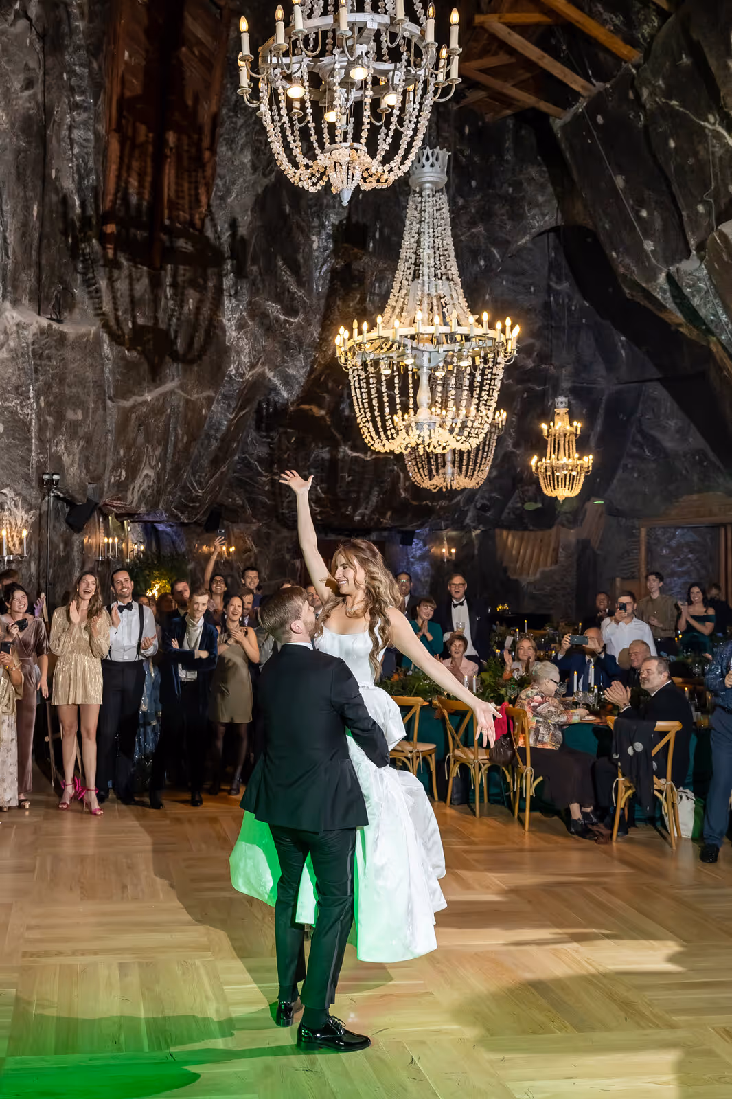 Ślub w Polsce. Kopalnia Soli w Wieliczce. Zdjęcie nr. 228