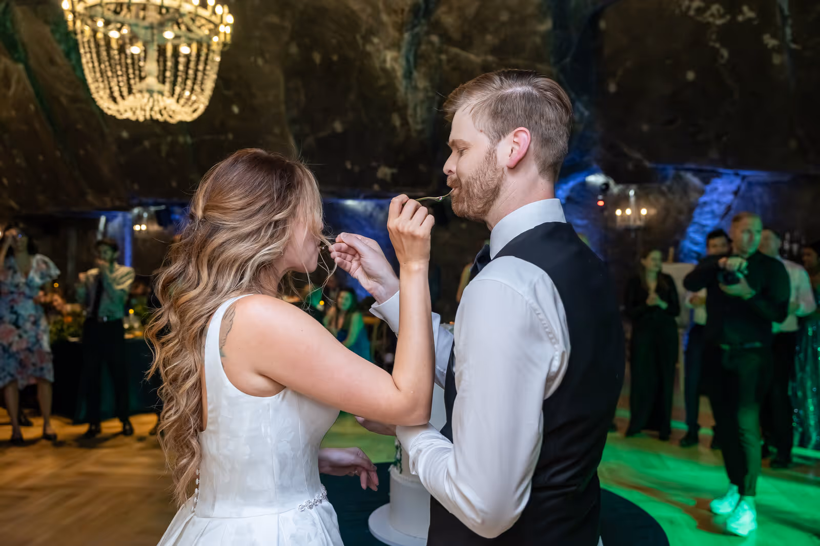 Ślub w Polsce. Kopalnia Soli w Wieliczce. Zdjęcie nr. 250
