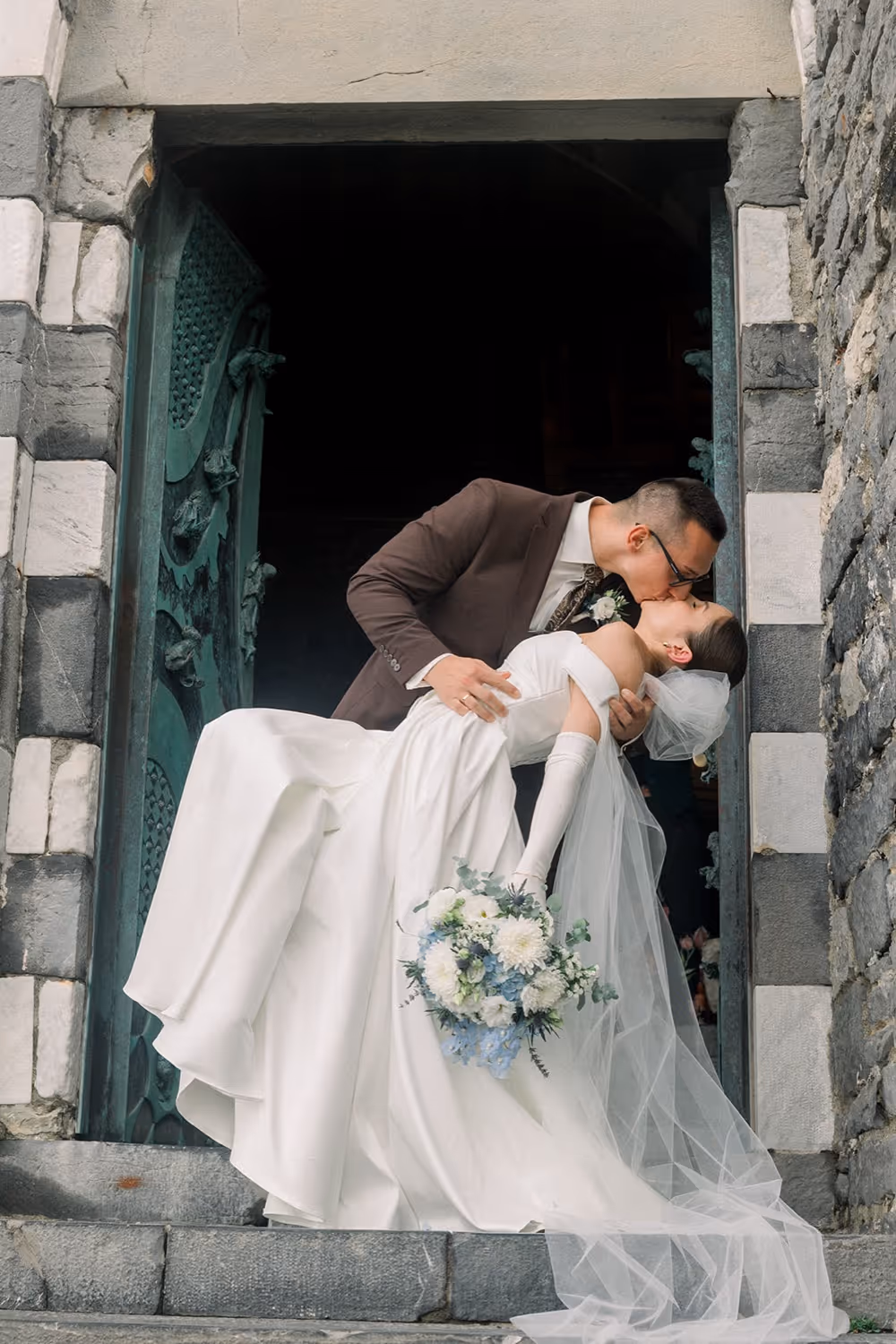 Liguria Kościółek położony na skale - Portovenere