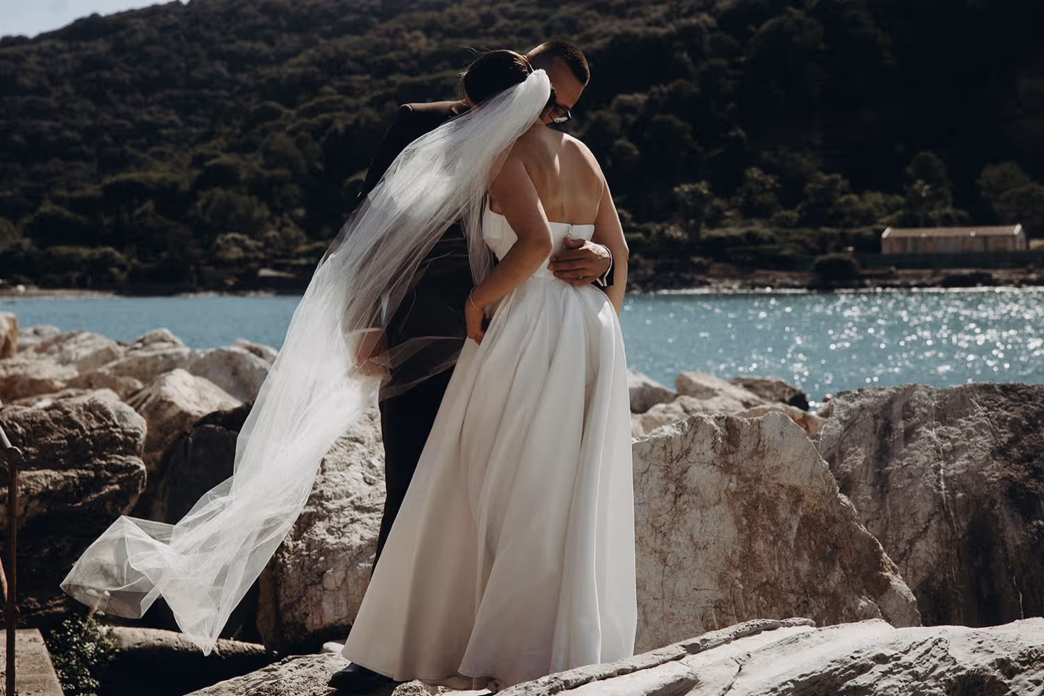 Liguria Kościółek położony na skale - Portovenere