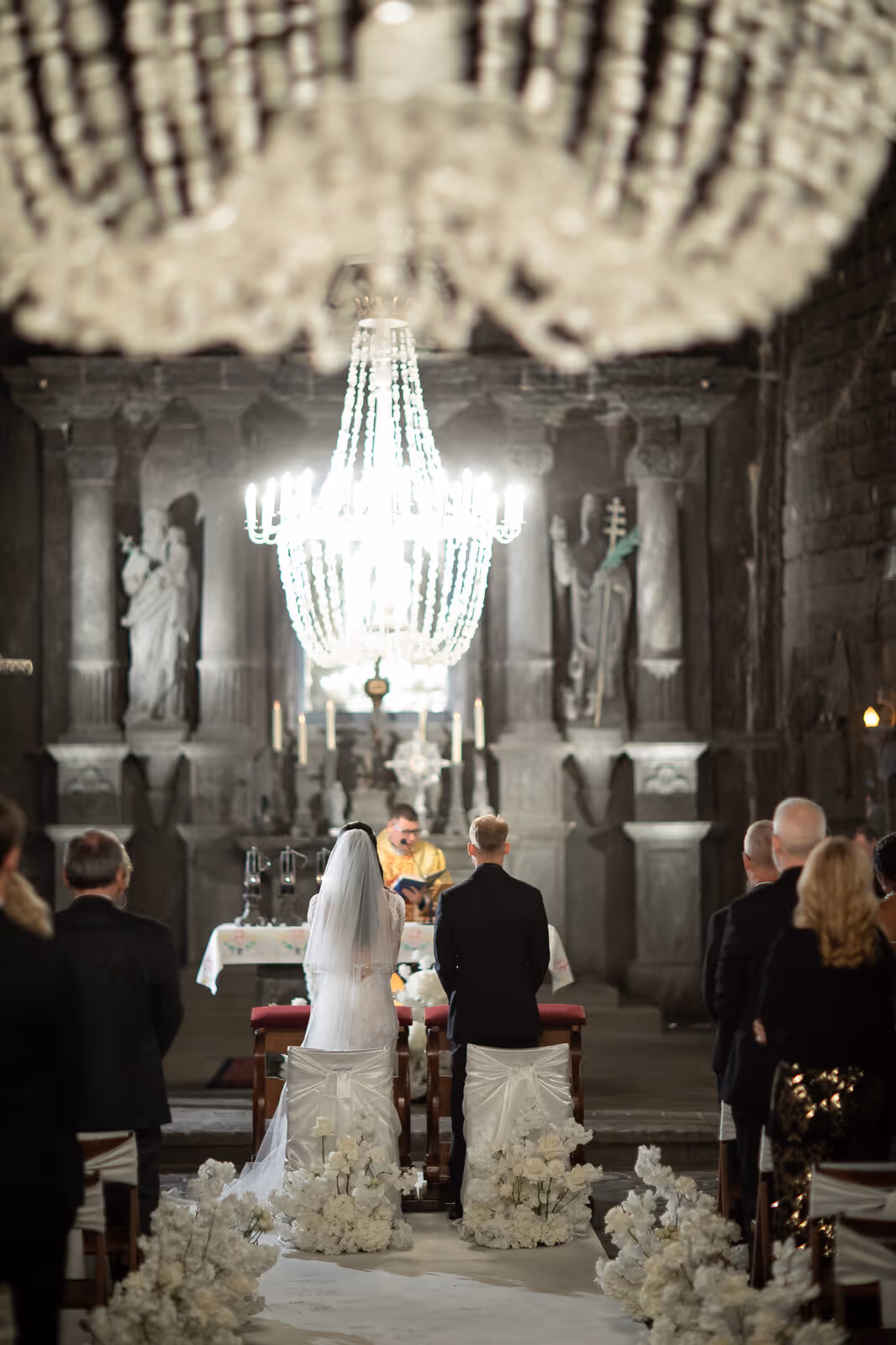 Ślub w Polsce. Kopalia Soli w Wieliczce. Zdjęcie nr. 100