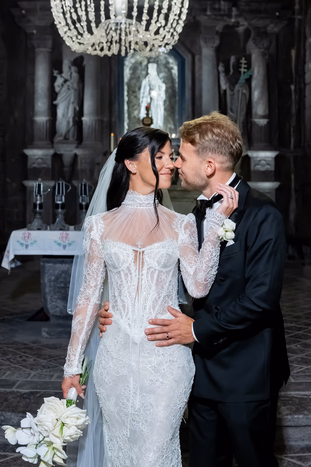 Ślub w Polsce. Kopalia Soli w Wieliczce. Zdjęcie nr. 123