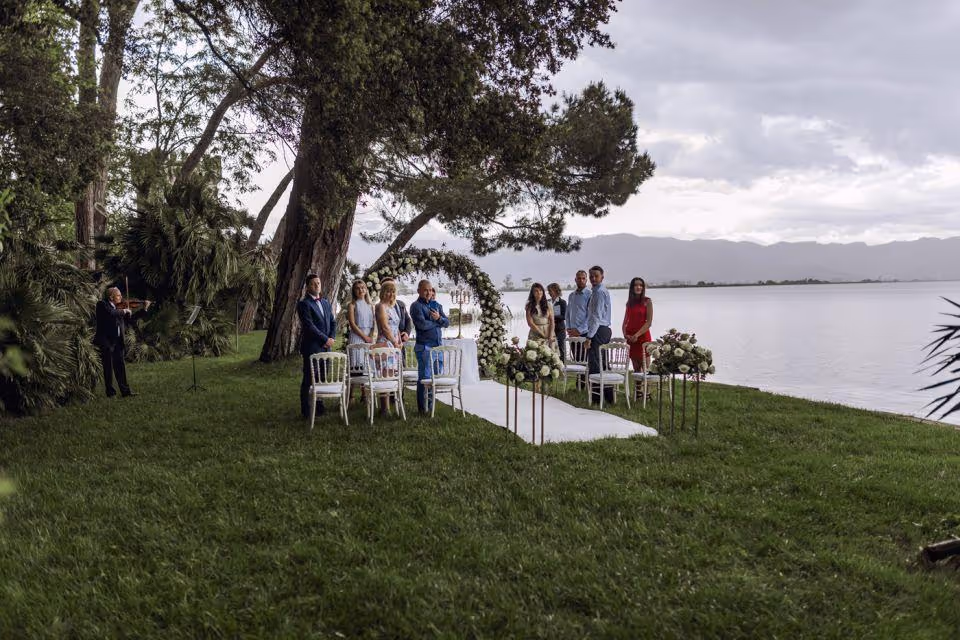 Toskania Ogród z widokiem na jezioro