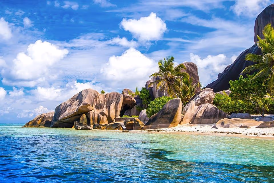 Seszele Piaszczysta dzika plaża