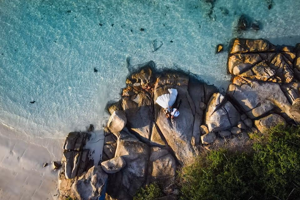 Seszele Piaszczysta dzika plaża