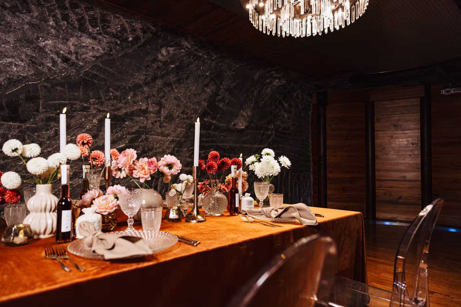 Ślub w Polsce. Kopalnia Soli w Wieliczce. Zdjęcie nr. 146