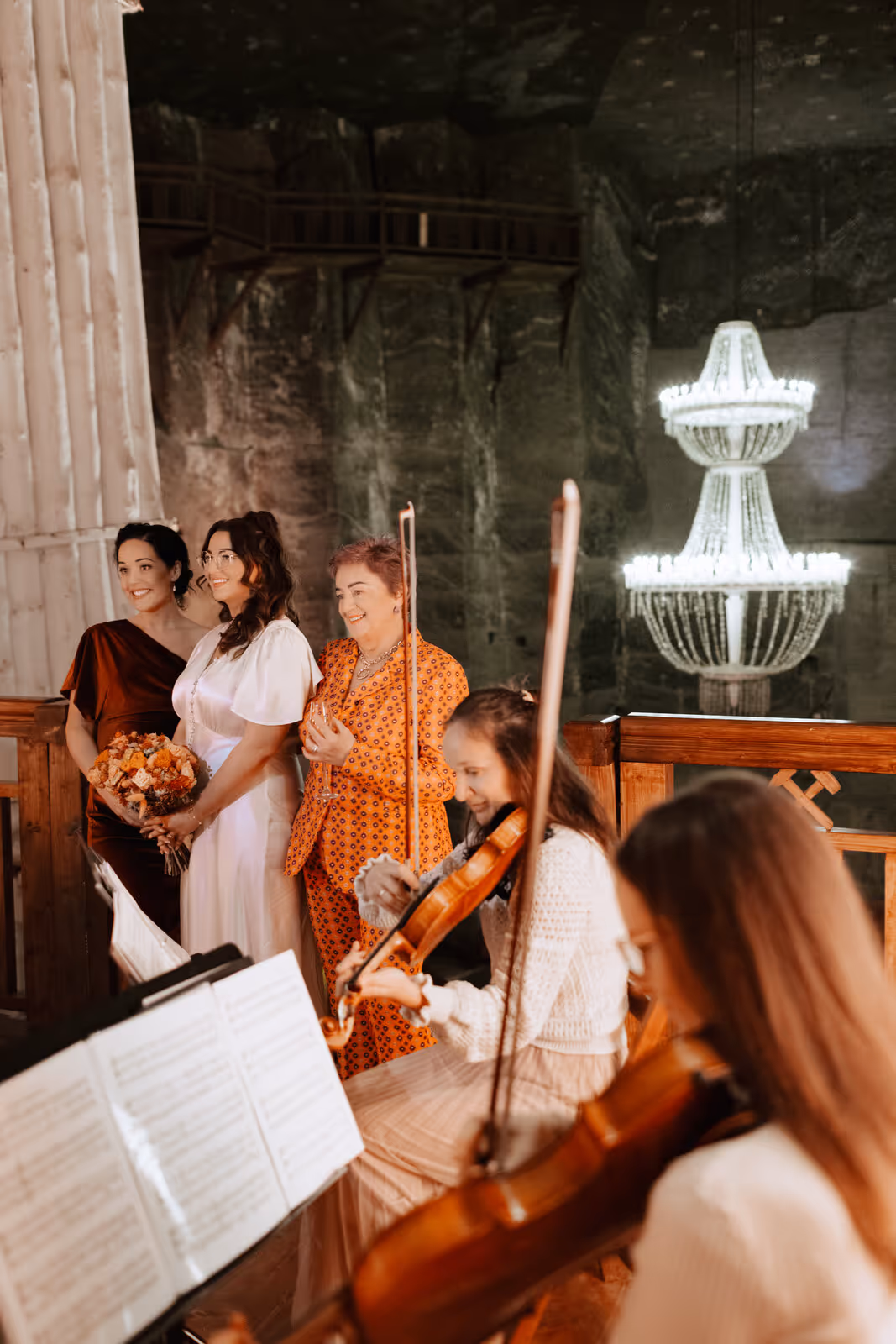 Ślub w Polsce. Kopalnia Soli w Wieliczce. Zdjęcie nr. 93