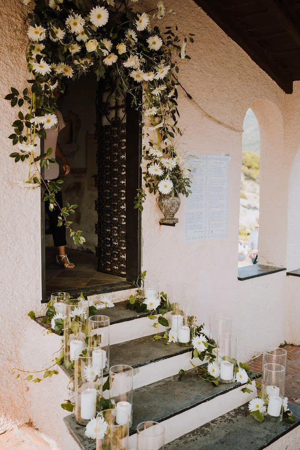 Liguria Kościółek z otwartymi krużgankami - Bonassola